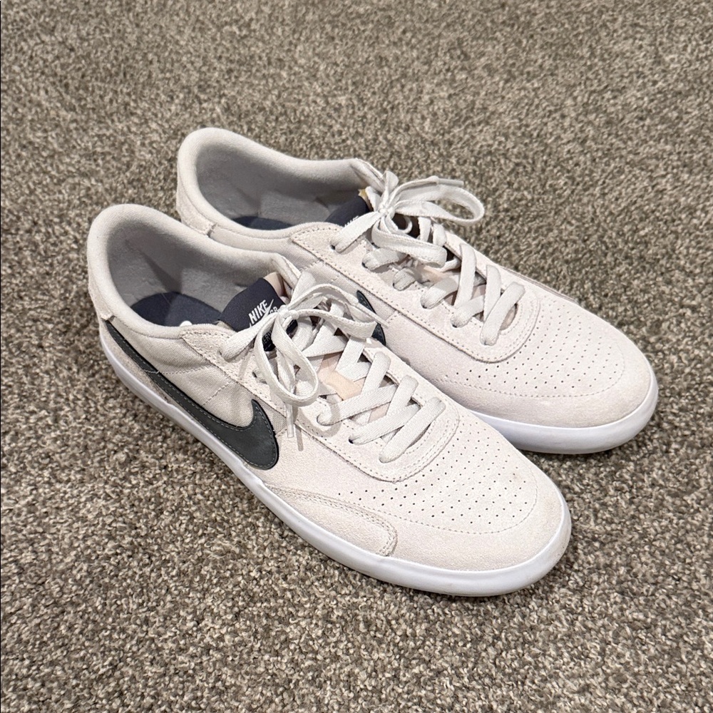 Nike Cream and Gray Casual Sneakers